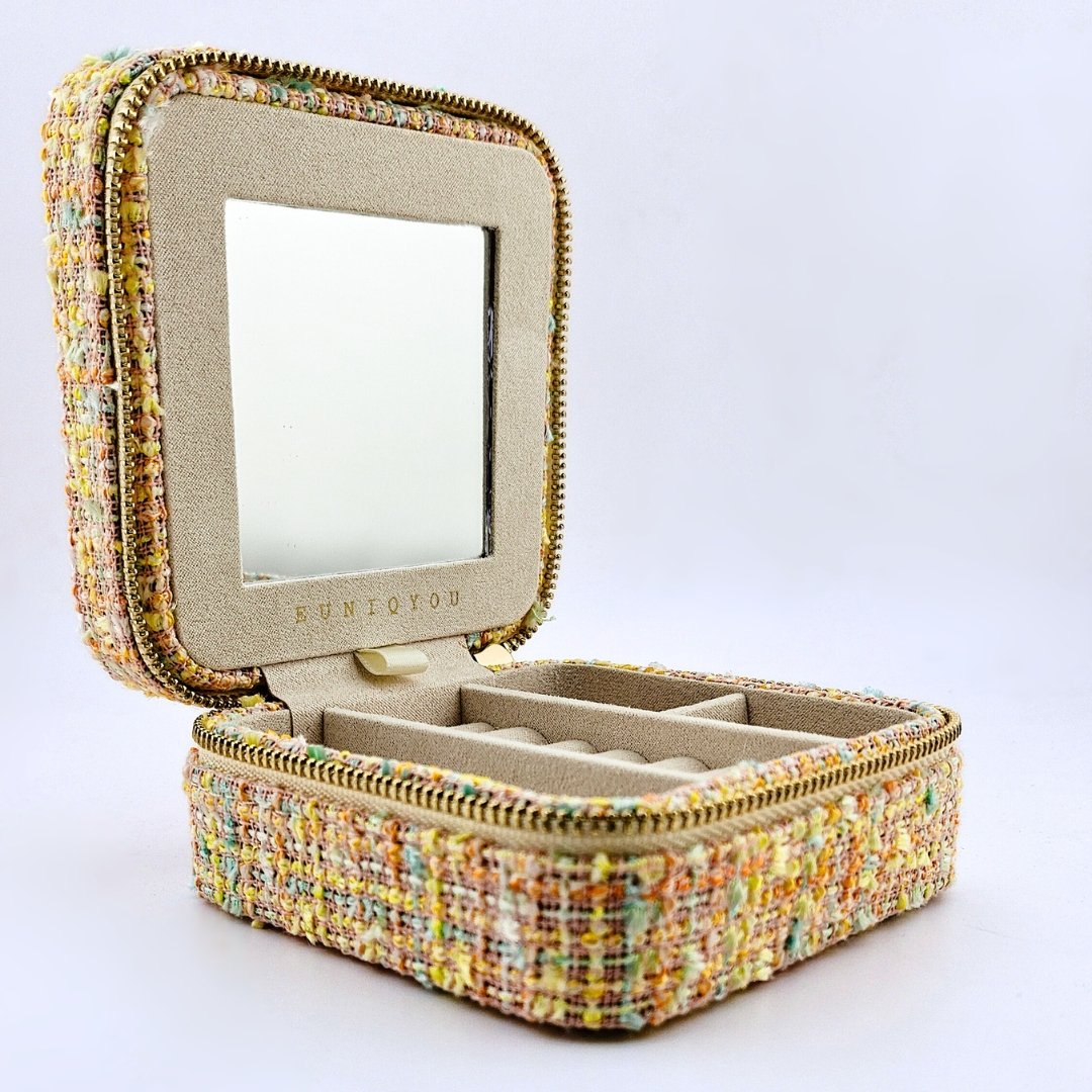 Med. Tweed Jewellery Case w/ mirror